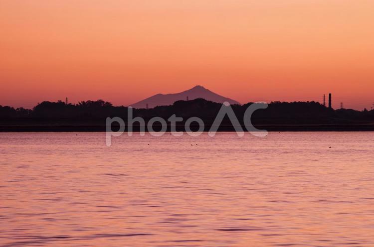谷中湖の夜明けと筑波山 谷中湖,筑波山,夜明けの写真素材