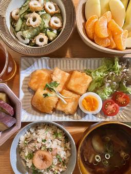 炊き込みご飯＆やみつき豆腐マヨ定食 ご飯,料理,おうちごはんの写真素材