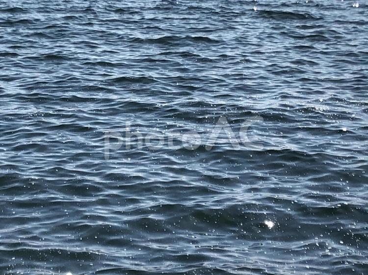 ざわめく海 海,ざわめく,水しぶきの写真素材