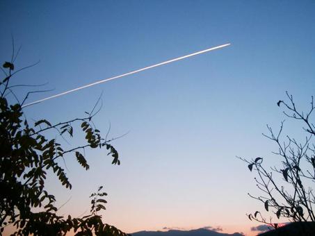 Contrails at dusk, JPG Contrails at dusk, JPG