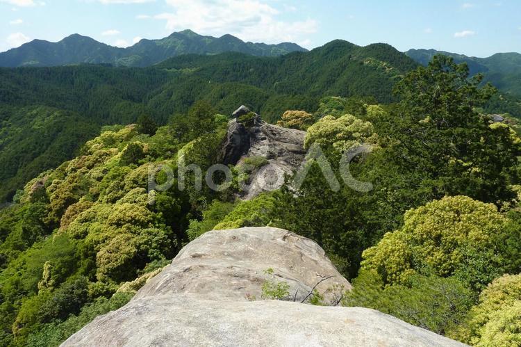 伊勢山上から三重県松阪市の山々を眺める 伊勢山上,三重県,山々の写真素材
