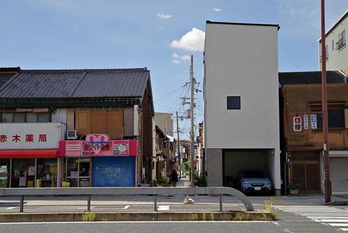 国道２号線JR海老江駅付近 国道２号線,jr海老江駅,野田阪神の写真素材