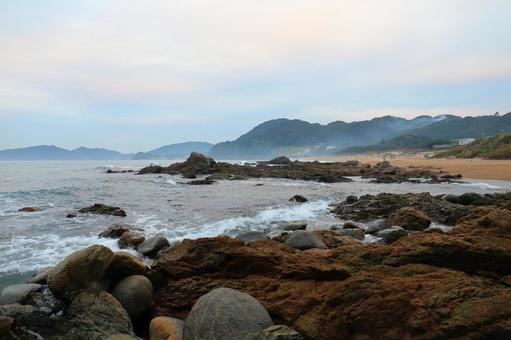 糸島市大口海岸ー二見ヶ浦方面を望む01 糸島市,大口海岸,海の写真素材