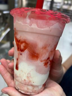 Strawberry smoothie at a cafe in Tokyo, JPG Strawberry smoothie at a cafe in Tokyo, JPG