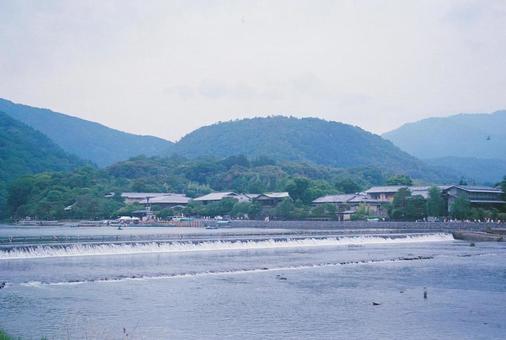 快晴の中の嵐山 快晴の中の嵐山の写真