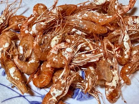 サクサクと軽い食感と風味が癖になる川エビ サクサクと軽い食感と風味が癖になる川エビ 唐揚げ,エビ,海老の写真素材