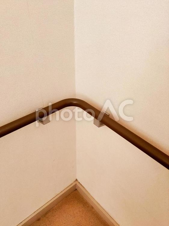 部屋の角の手すり 手すり,住宅,屋内の写真素材