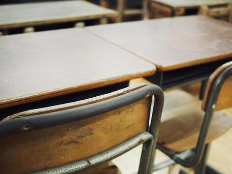 小学校の机と椅子 小学校,机,椅子の写真素材