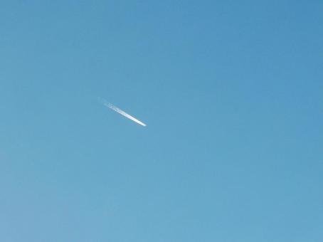 空 青空 飛行機雲 空 青空 飛行機雲の写真