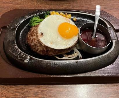 目玉焼きハンバーグ 目玉焼きハンバーグ,ハンバーグ,ハンバーグステーキの写真素材