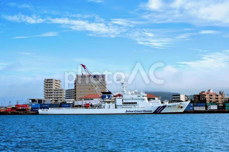 沖縄・石垣港の海上保安庁巡視船 石垣島,海上保安庁,巡視船の写真素材