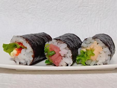 はみだし中巻き寿司３種 中巻き寿司,食べ物,はみだしの写真素材