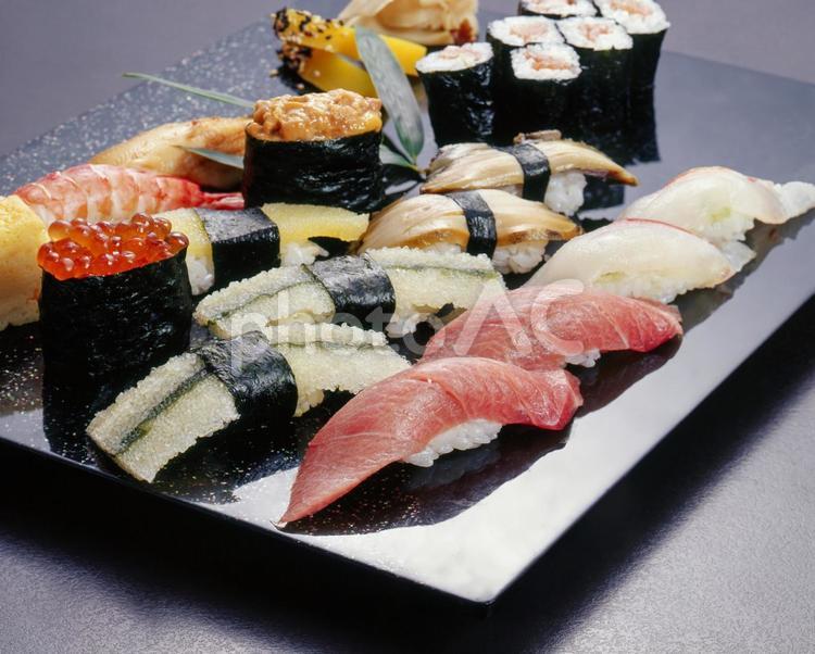 お寿司　盛り合わせ 寿司,盛り合わせ,握り寿司の写真素材