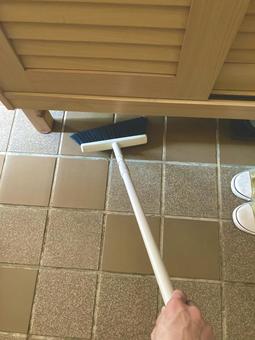 玄関の掃除 玄関の掃除 玄関,掃除,ほうきの写真素材