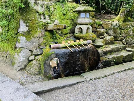 石上神宮 手水舎 石上神宮 手水舎の写真