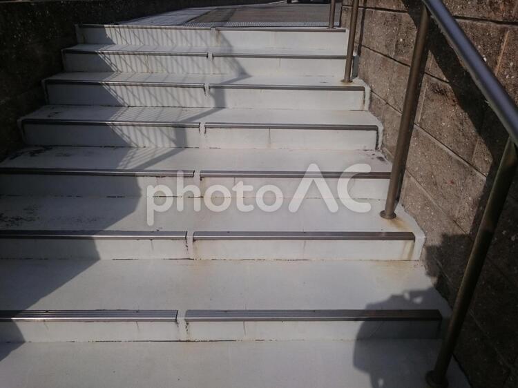 階段上る  1,はしご,ビルの写真素材