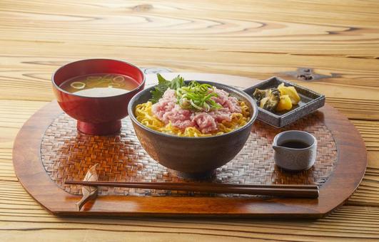 ネギトロ丼 定食 セットメニュー ネギトロ丼 定食 セットメニューの写真