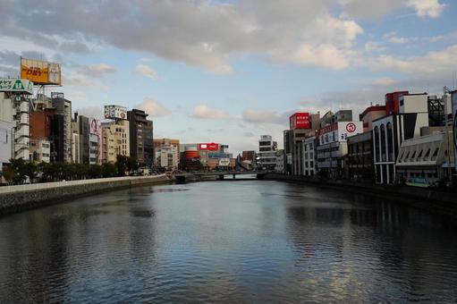 福岡 福博であい橋から見たキャナルシティ 福岡 福博であい橋から見たキャナルシティ キャナルシティ博多,キャナルシティ,福博であい橋の写真素材