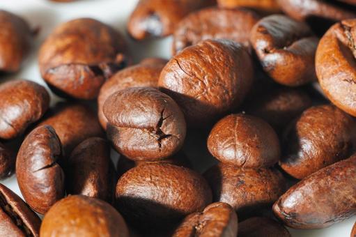 香り立つ沢山のコーヒー豆 香り立つ沢山のコーヒー豆 コーヒー,茶色,豆の写真素材