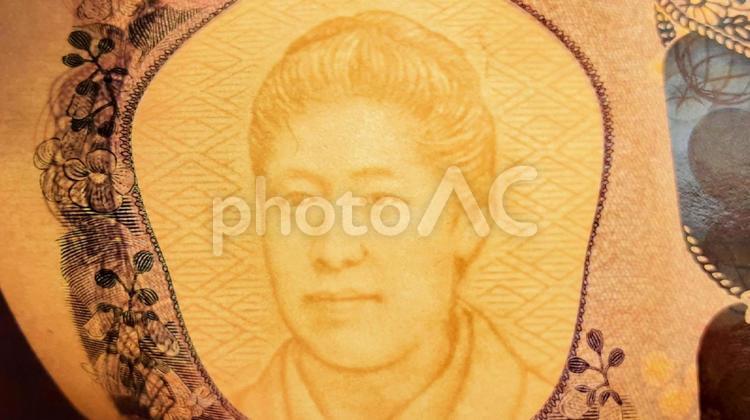 新５千円札の透かし 紙幣,肖像画,５千円の写真素材
