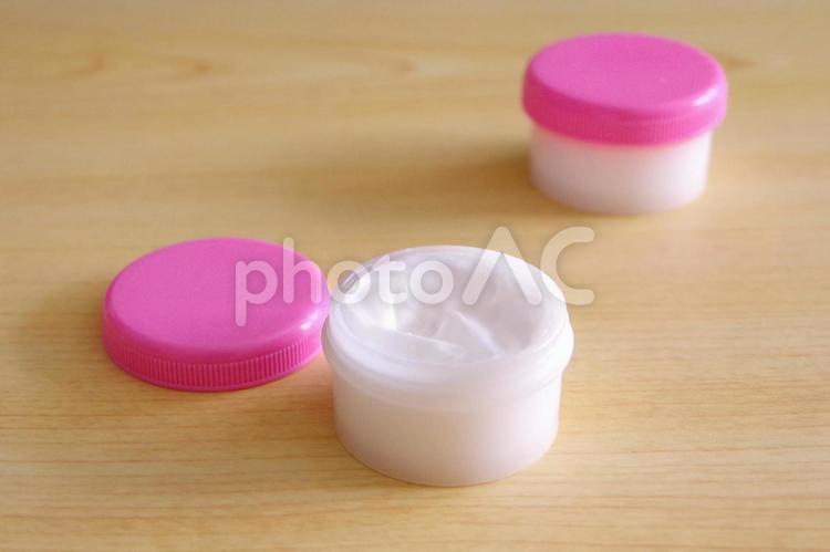 塗り薬の容器（軟膏容器・軟膏ミックス） 軟膏容器,軟膏,外用薬の写真素材