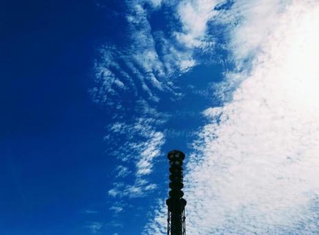 青空と鉄塔 青空と鉄塔の写真