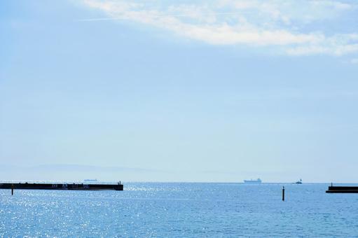 青い海と水平線風景 青い海と水平線風景の写真