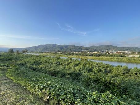 千曲川 千曲川 信州,千曲川,空・山・川のコントラストの写真素材