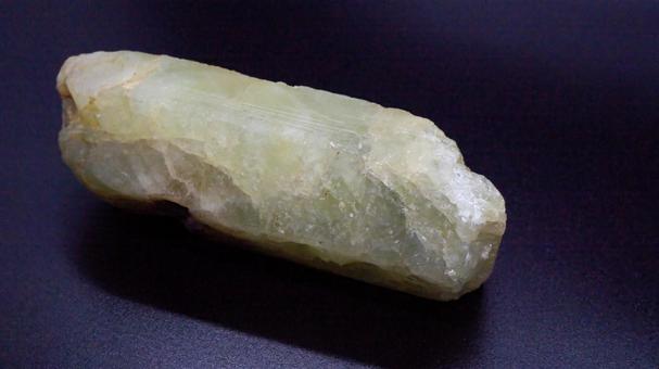 アクアマリン原石のクローズアップ写真 アクアマリン,原石,鉱石の写真素材