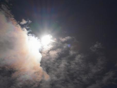 太陽と彩雲 太陽と彩雲の写真