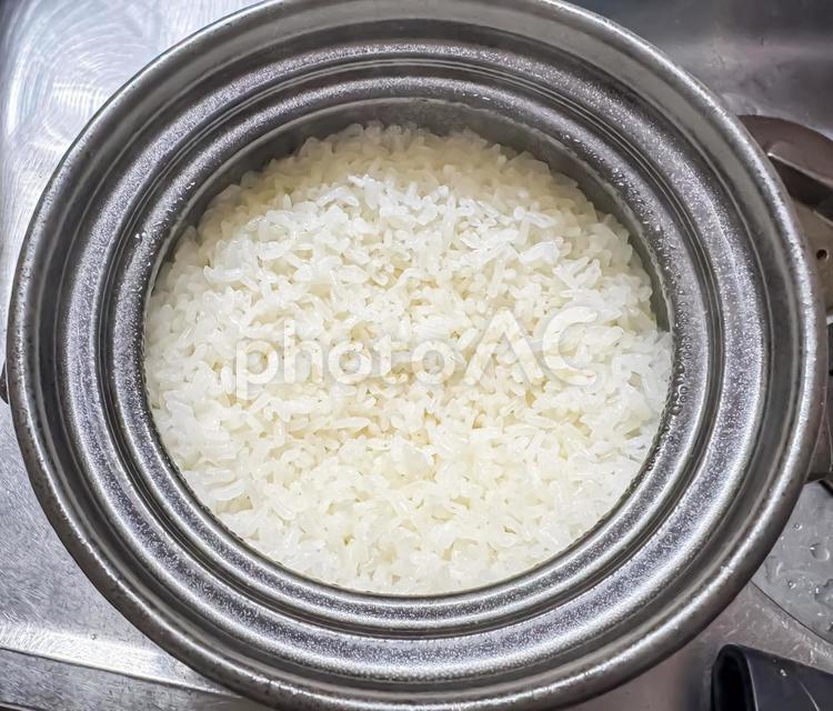 土鍋で炊く美味しいごはん 白米,米,ご飯の写真素材