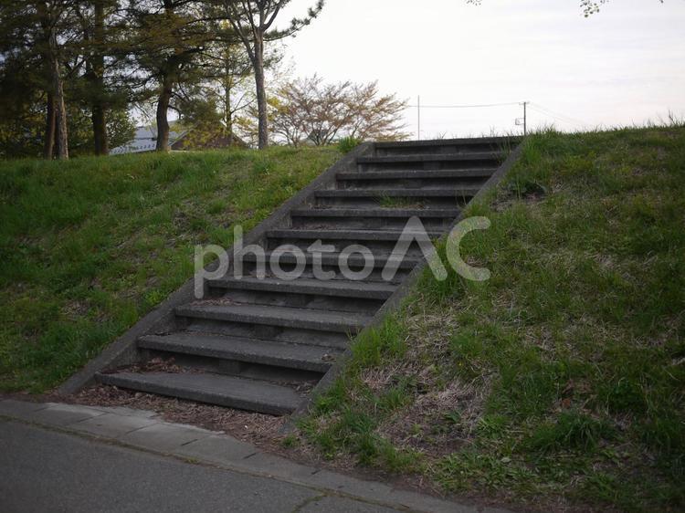 散歩コースにある公園の階段 階段,公園,自然の写真素材