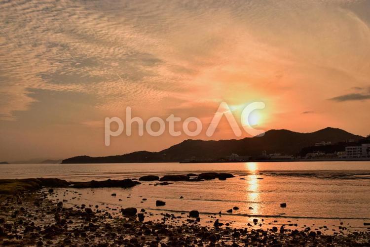 小豆島　エンジェルロードの夕日 小豆島,エンジェルロード,夕日の写真素材
