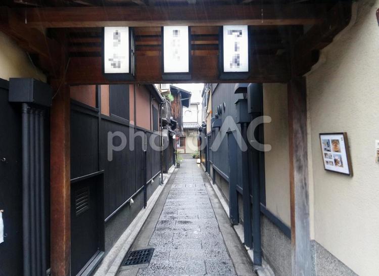 雨の祇園付近 京都,祇園,花街の写真素材