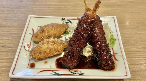 手羽先と味噌カツ 手羽先と味噌カツ 手羽先,味噌カツ,串カツの写真素材