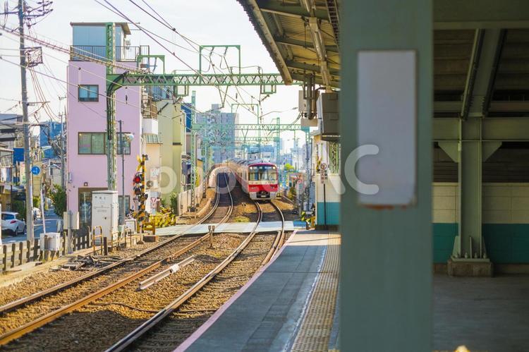 京急本線北品川駅のホーム 駅,電車,乗り物の写真素材