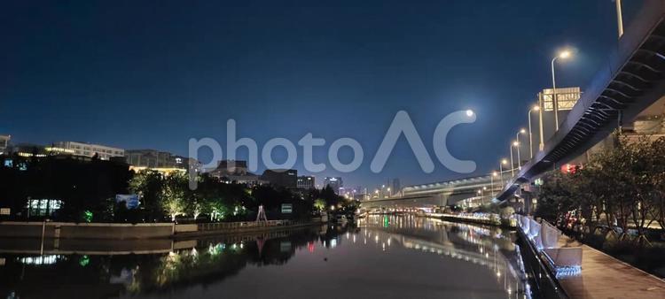 月明かりに照らされた中国の川沿い夜景 夜景,満月,中国の写真素材
