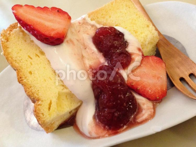 カフェ時間を彩る、至福のスイーツ 食事,ランチ,モーニングの写真素材
