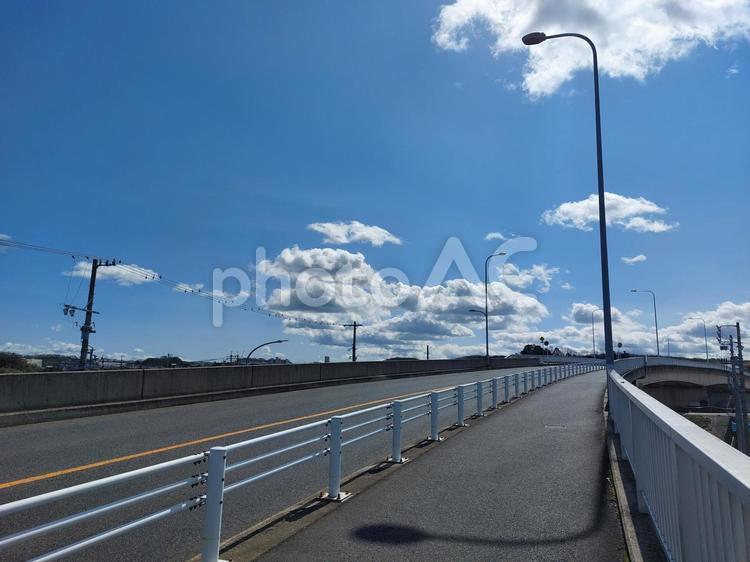 橋の上へ続く道　１ 道路,風景,屋外の写真素材