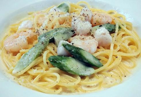 クリームパスタ クリームパスタ パスタ,クリームパスタ,エビの写真素材