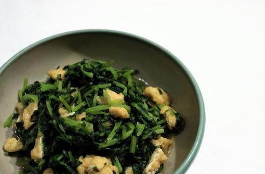 葉大根の胡麻油炒め 葉大根の胡麻油炒め 大根,ダイコン,野菜の写真素材
