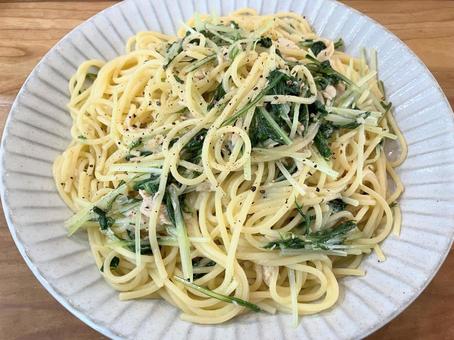 Tuna and Mizuna Pasta, JPG Tuna and Mizuna Pasta, JPG