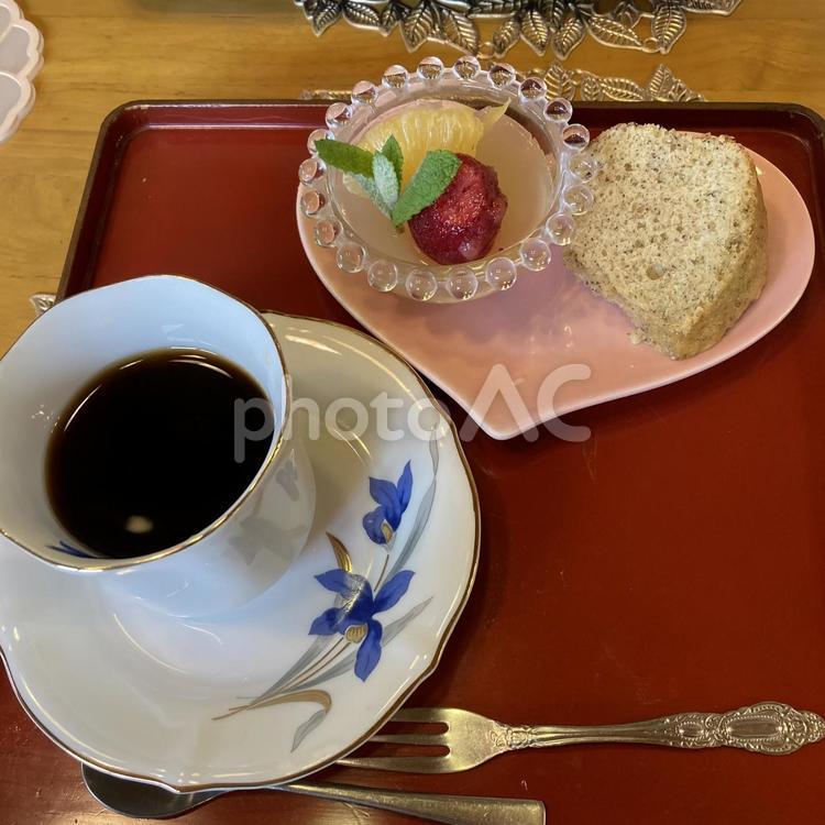 コーヒーとバナナパウンドケーキ、寒天 寒天,デザート,スイーツの写真素材