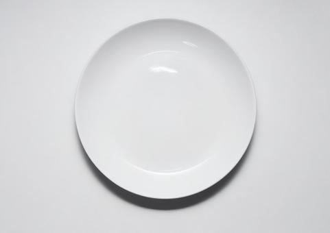 1枚の白い皿 皿,白,シンプルの写真素材
