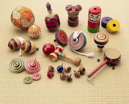 伝統工芸品 集合 懐かしいおもちゃ 伝統工芸品 集合 懐かしいおもちゃ 民芸玩具,集合,けん玉の写真素材