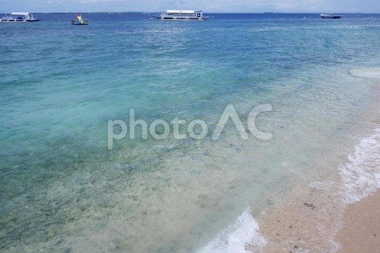 オーシャンビュー、青い海と砂浜 海,砂,泡の写真素材