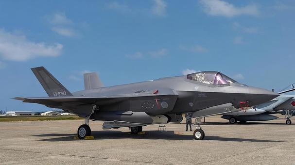 小松基地のF35A① 小松基地のF35A①の写真
