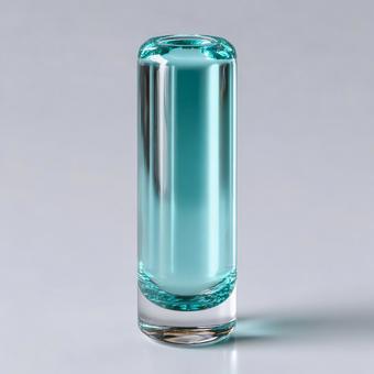 透明感のあるターコイズ色のクリスタル 透明感のあるターコイズ色のクリスタルの写真