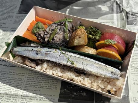 サンマのコンフィの弁当 弁当,テイクアウト,サンマの写真素材