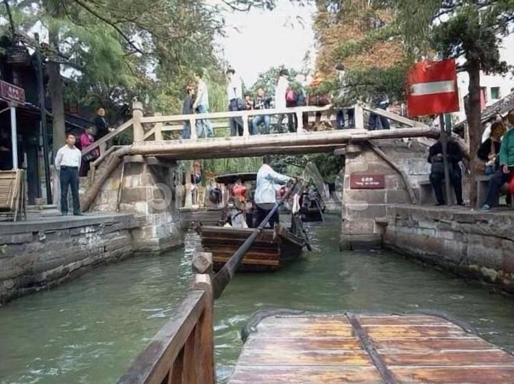 上海の古街 上海,古街,遊覧船の写真素材
